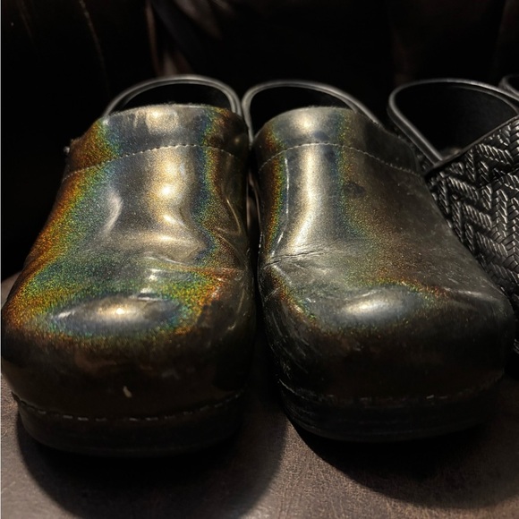 Bundle size 41 Black and Iridescent Clogs Nursing Shoes *Worn Condition - Picture 2 of 10